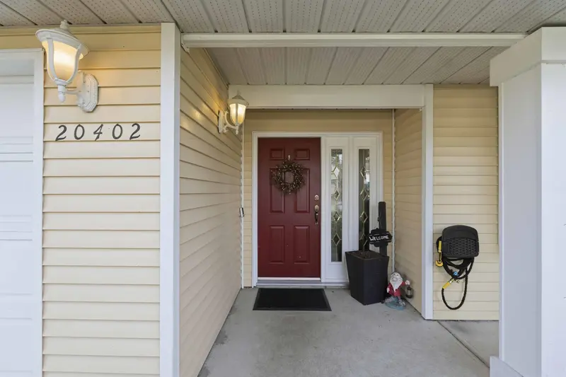 20402 WALNUT CRESCENT - photo 3 of 25