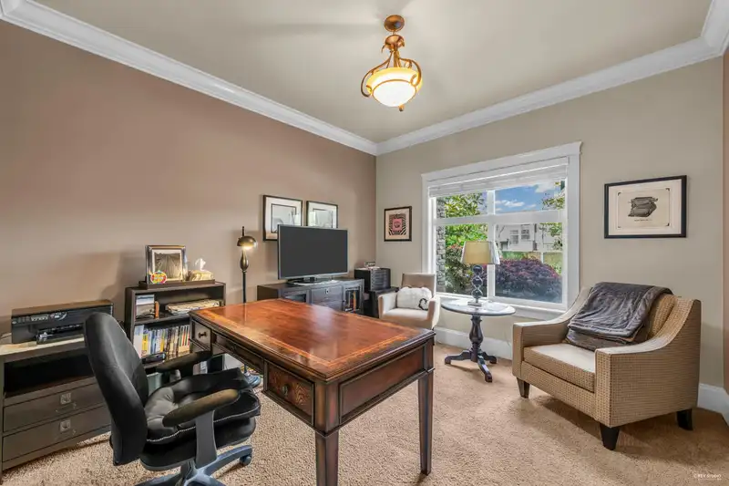 2560 162 STREET - photo 4 of 25
