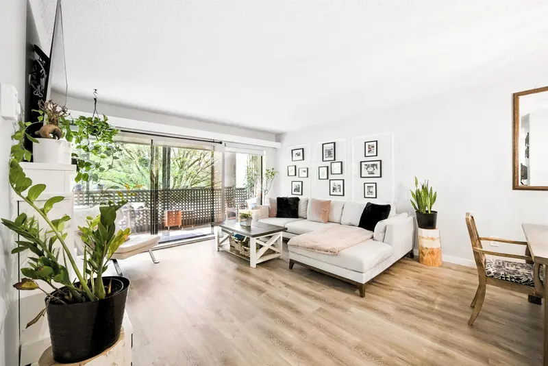 212 1955 WOODWAY PLACE - photo 1 of 25