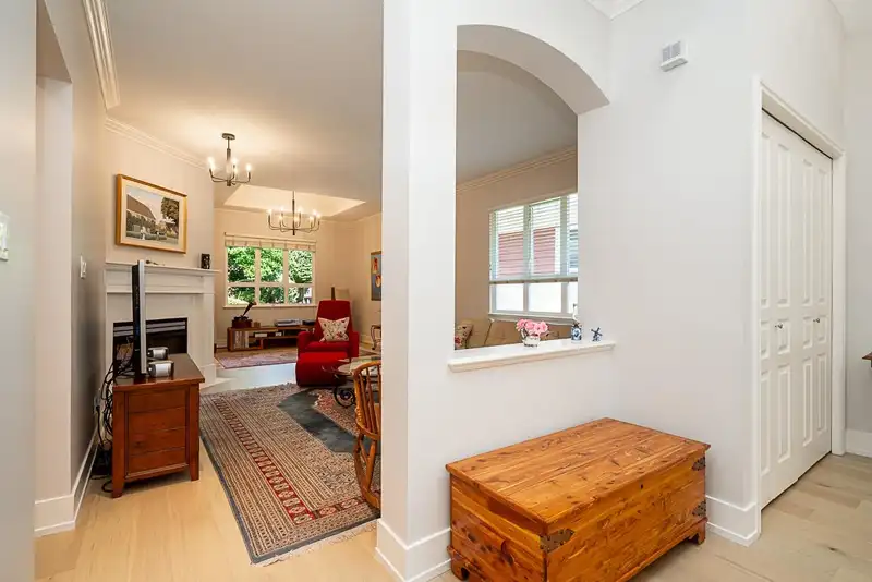 35 15055 20 AVENUE - photo 4 of 25