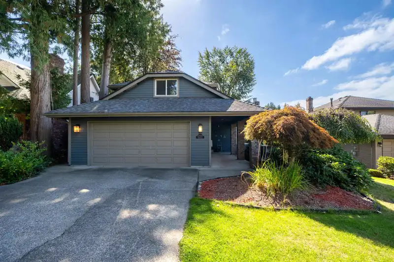 13022 SUMMERHILL CRESCENT - photo 1 of 29