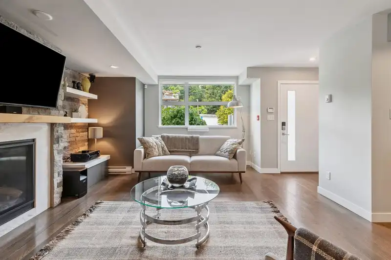 1 14820 BUENA VISTA AVENUE - photo 4 of 39