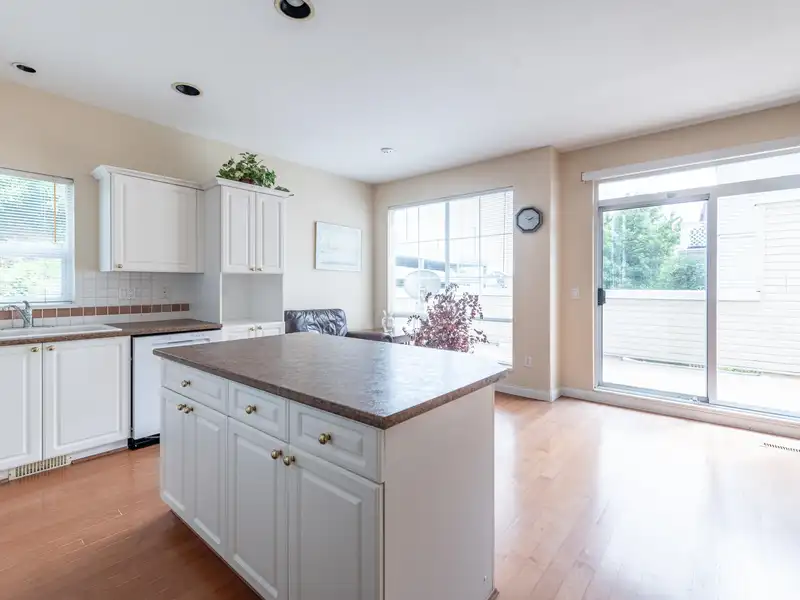 1155 VIDAL STREET - photo 2 of 25