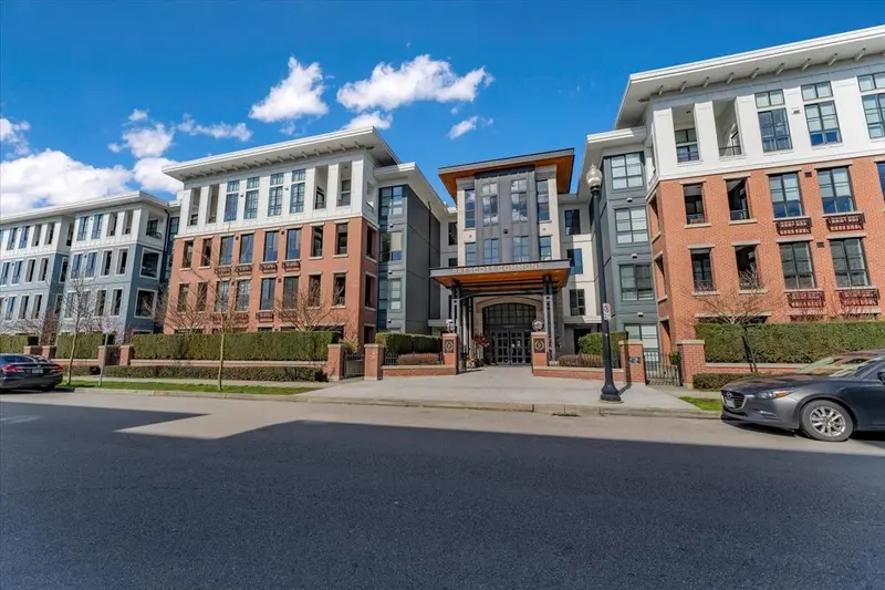 305 15137 33 AVENUE - photo 2 of 25