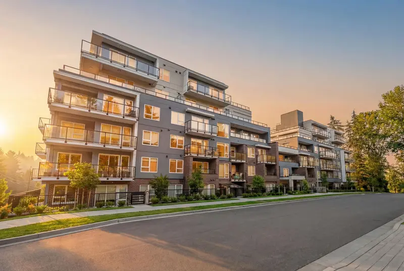 305 2002 ST. GEORGE STREET - photo 1 of 25