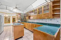 2077 184 STREET - thumbnail 11