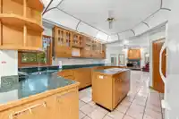 2077 184 STREET - thumbnail 12