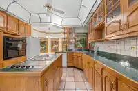2077 184 STREET - thumbnail 9