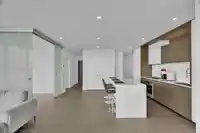 905 1342 JOHNSTON ROAD - thumbnail 15