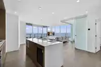 905 1342 JOHNSTON ROAD - thumbnail 4