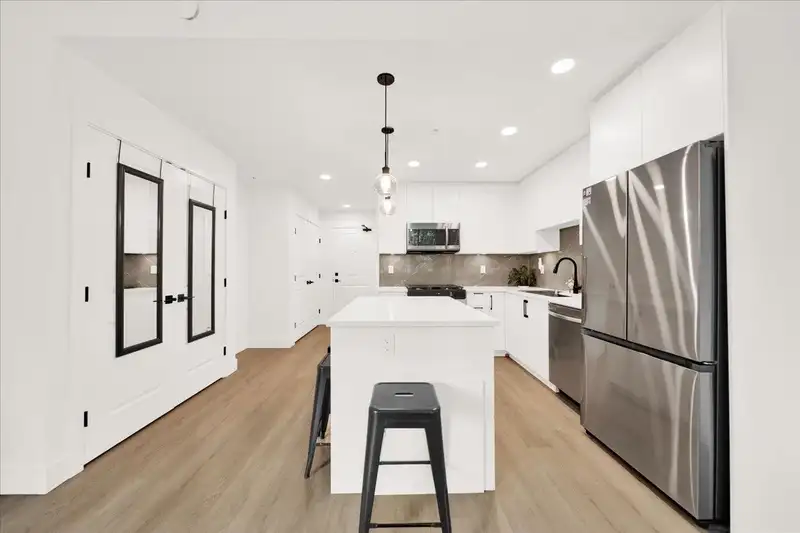 309 3528 146A STREET - photo 1 of 25