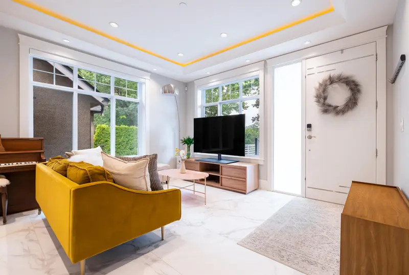 2388 E 2ND AVENUE - photo 2 of 25