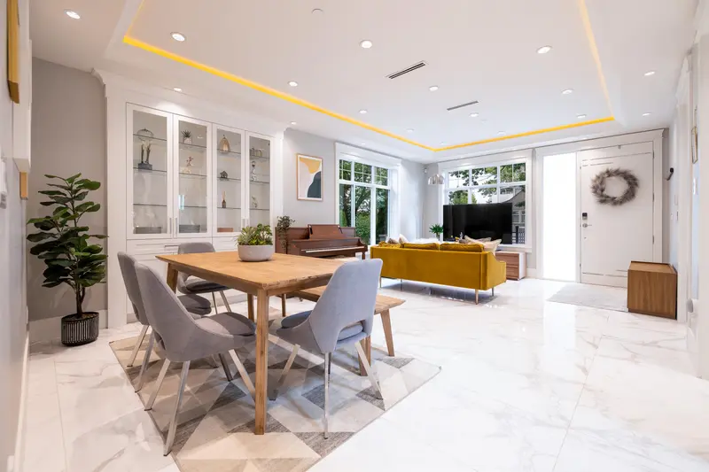 2388 E 2ND AVENUE - photo 4 of 25