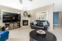 201 14934 THRIFT AVENUE - thumbnail 1