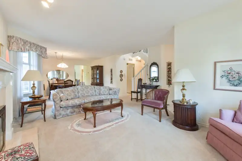 18 14316 19A AVENUE - photo 4 of 25