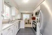 #304 1351 MARTIN STREET - thumbnail 9