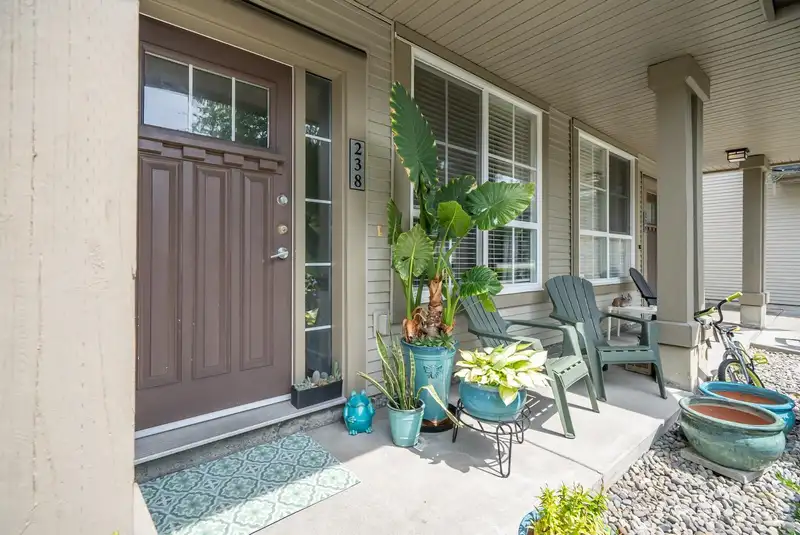 238 2501 161A STREET - photo 2 of 40