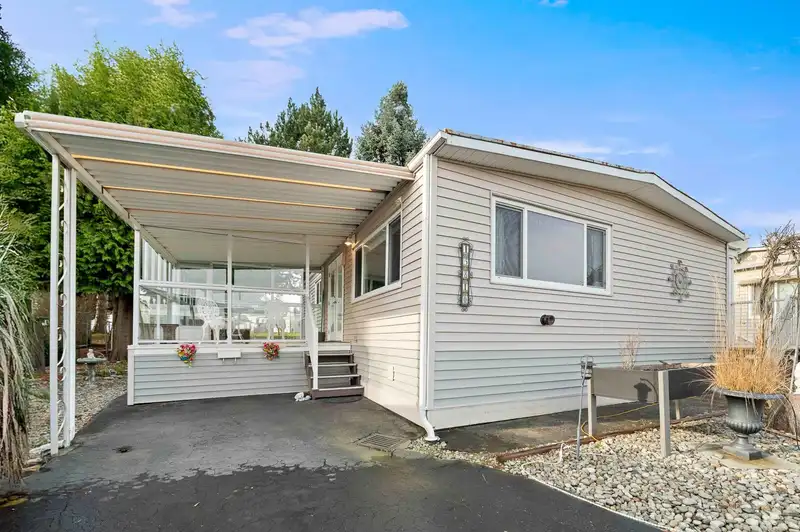 15810 NORFOLK ROAD ROAD - photo 1 of 31