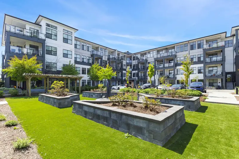 104 2120 GLADWIN ROAD - photo 4 of 25