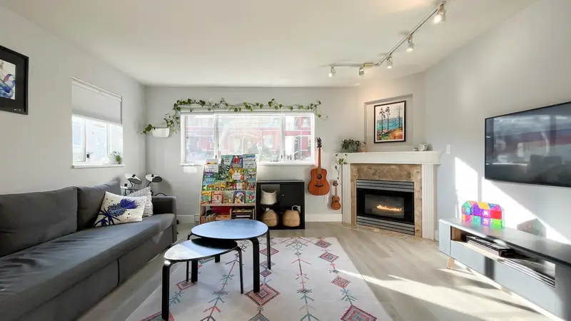 128 3 RIALTO COURT - photo 4 of 24