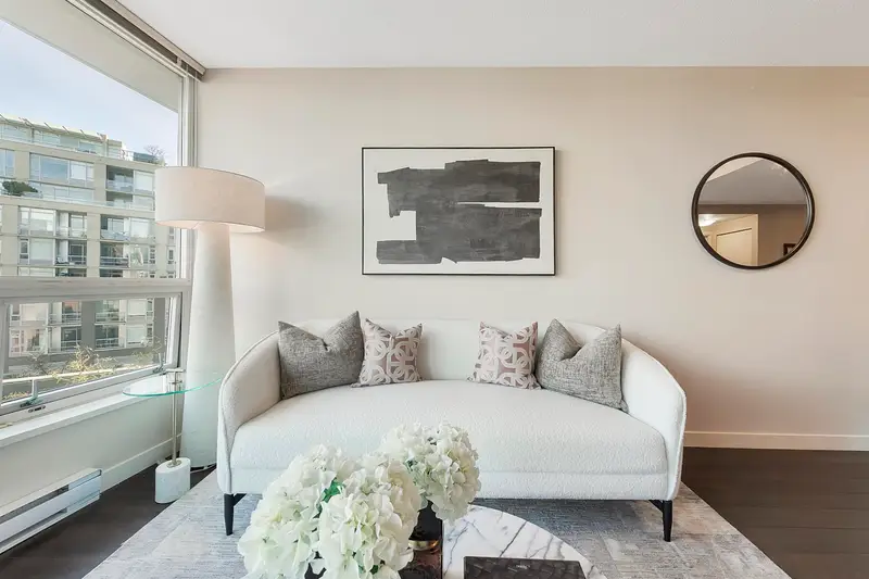 507 445 W 2ND AVENUE - photo 4 of 25