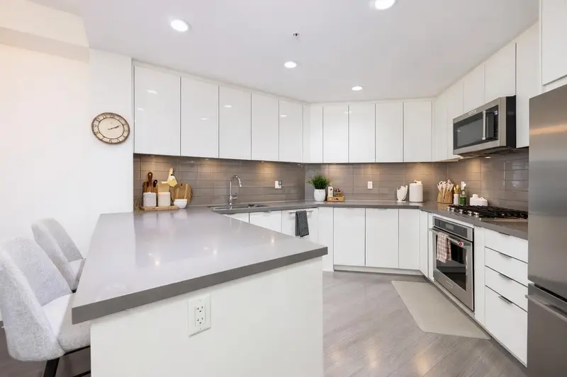 229 255 W 1ST STREET - photo 3 of 22