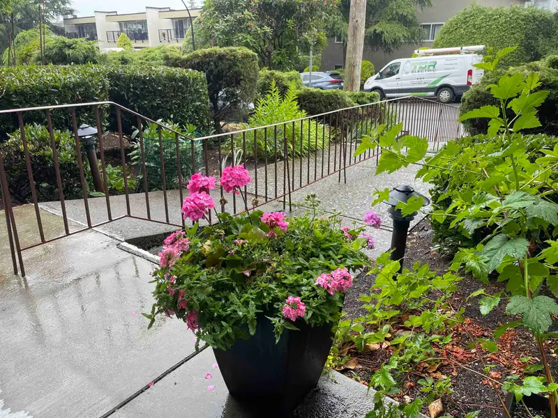 106 1360 MARTIN STREET - photo 2 of 30
