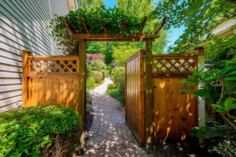 112 PARKSIDE DRIVE - photo 3 of 25