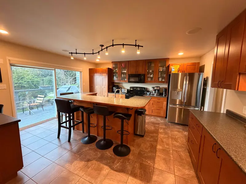 4898 SUNSHINE COAST HIGHWAY - photo 1 of 25