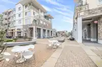 309 15765 CROYDON DRIVE - thumbnail 2