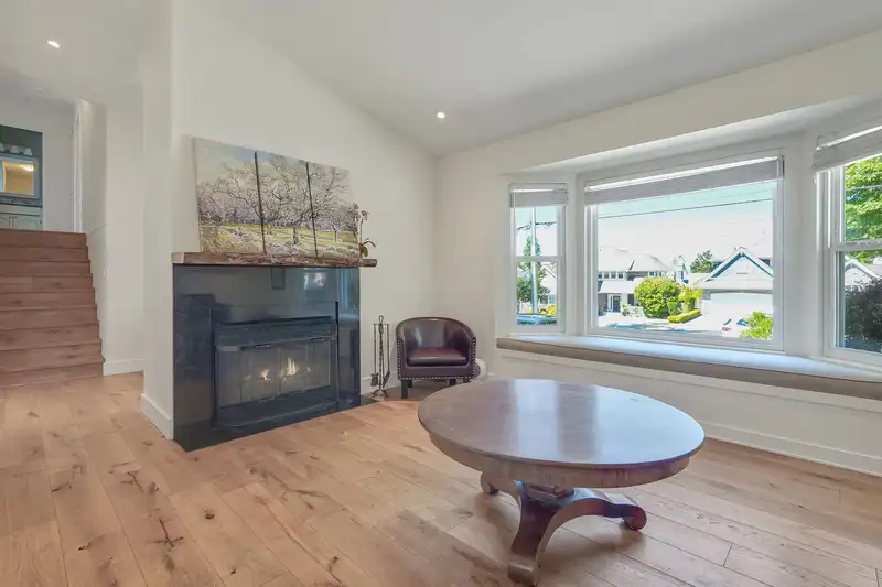 12860 20 AVENUE - photo 3 of 34