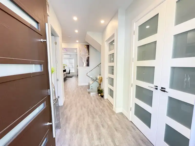 2460 E 19TH AVENUE - photo 4 of 25