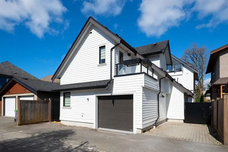 1026 E 13TH AVENUE - photo 4 of 25