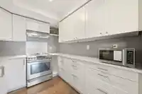301 1381 MARTIN STREET - thumbnail 7