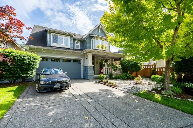 14268 37 AVENUE - photo 1 of 40