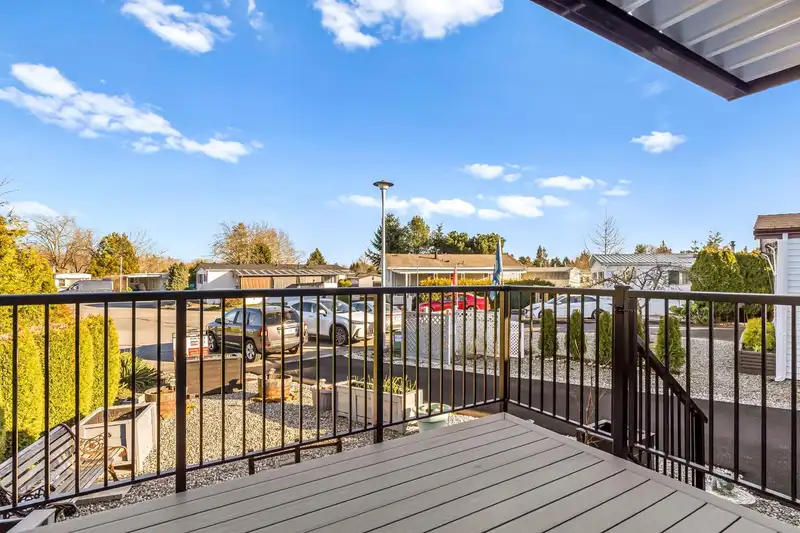 15869 YORKSHIRE PLACE - photo 2 of 31