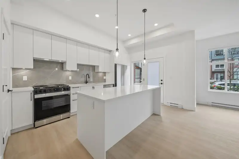 111 3465 146A STREET - photo 2 of 16
