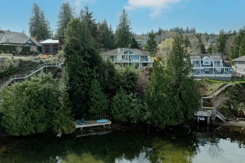 6484 N GALE AVENUE - photo 3 of 25