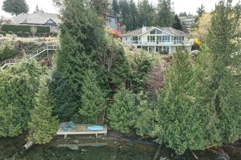 6484 N GALE AVENUE - photo 4 of 25