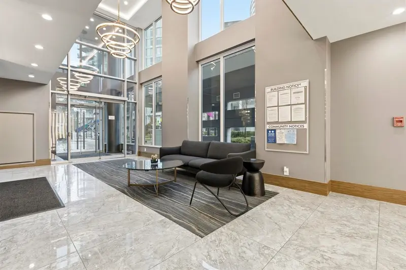 908 308 MORRISSEY ROAD - photo 2 of 25