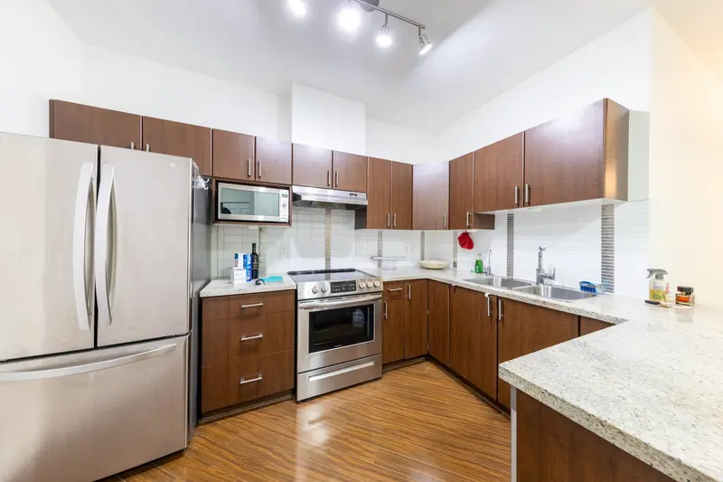 308 19830 56 AVENUE - photo 4 of 25