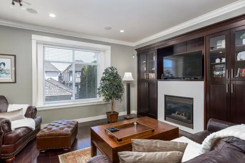 14669 WINTER CRESCENT - photo 4 of 40