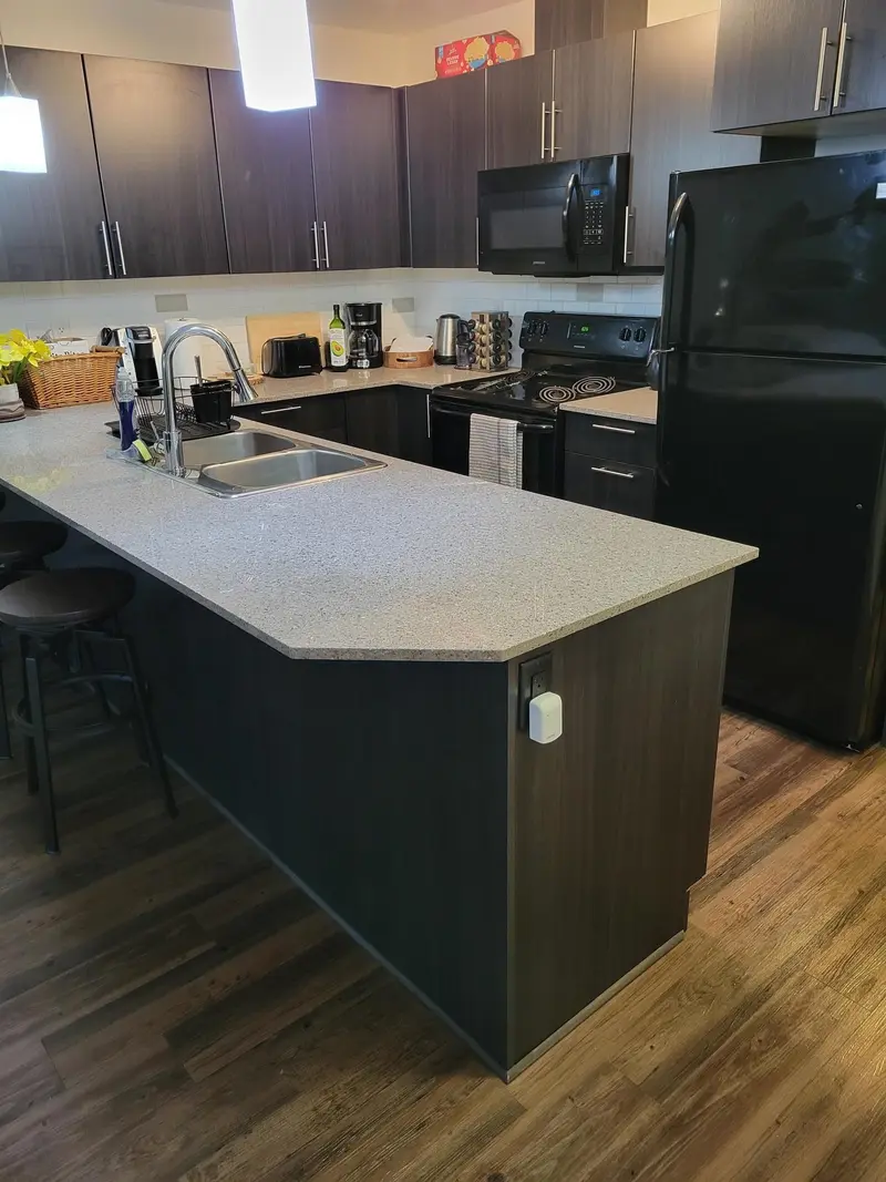 417 2565 CAMPBELL AVENUE - photo 4 of 23