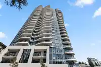 1102 1500 MARTIN STREET - thumbnail 4