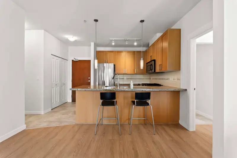 232 15918 26 AVENUE - photo 2 of 38