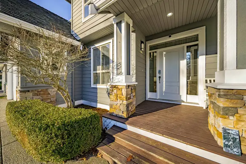 15485 37A AVENUE - photo 3 of 37