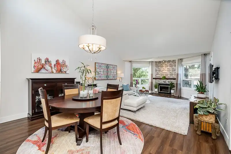 312 15255 18 AVENUE - photo 4 of 29