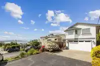 963 HABGOOD STREET - thumbnail 2