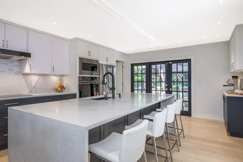 16055 8 AVENUE - photo 3 of 22