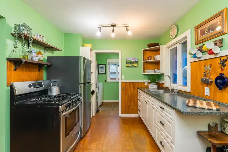 1523 STAYTE ROAD - photo 4 of 31
